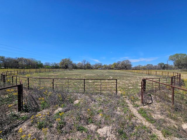 4821 Fm 467, Seguin, TX 78155