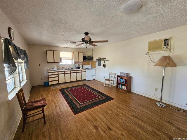 4821 Fm 467, Seguin, TX 78155