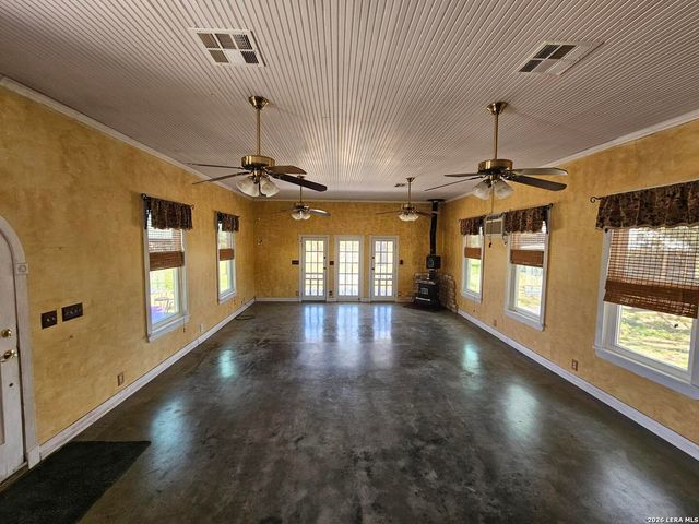 4821 Fm 467, Seguin, TX 78155