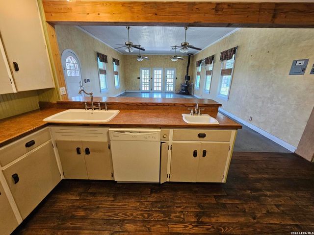 4821 Fm 467, Seguin, TX 78155