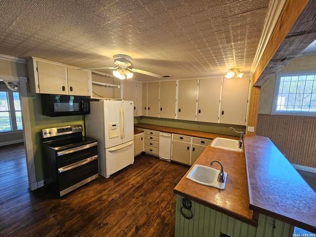 4821 Fm 467, Seguin, TX 78155