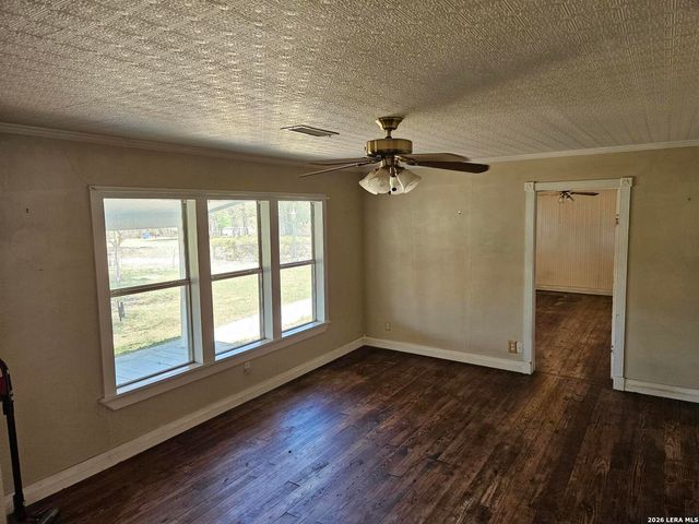 4821 Fm 467, Seguin, TX 78155