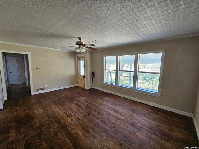 4821 Fm 467, Seguin, TX 78155