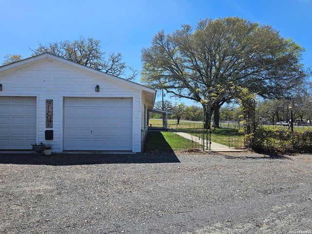 4821 Fm 467, Seguin, TX 78155