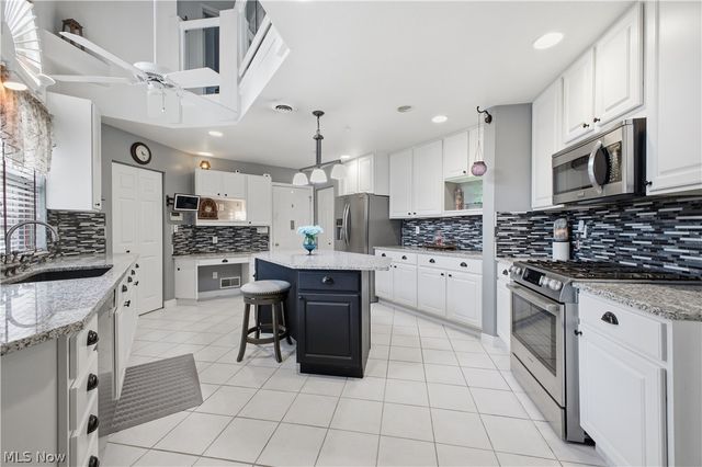 424 N Bayshore Drive 3, Columbiana, OH 44408