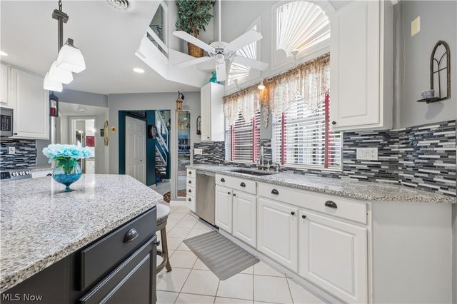 424 N Bayshore Drive 3, Columbiana, OH 44408