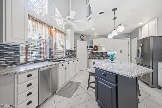 424 N Bayshore Drive 3, Columbiana, OH 44408