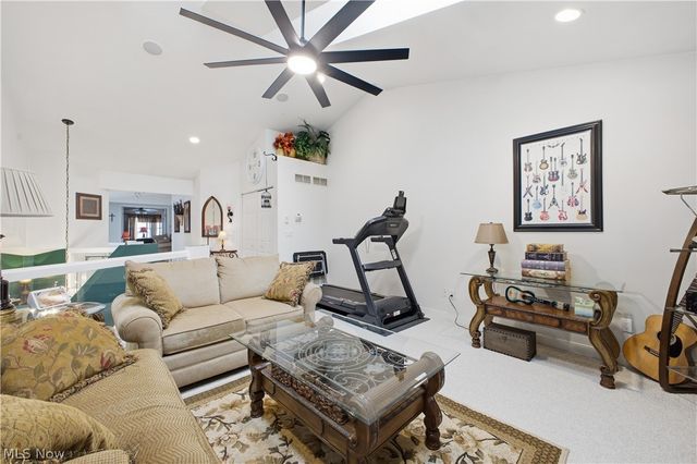 424 N Bayshore Drive 3, Columbiana, OH 44408