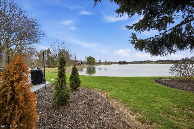 424 N Bayshore Drive 3, Columbiana, OH 44408