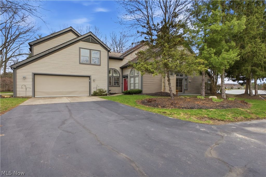 424 N Bayshore Drive 3, Columbiana, OH 44408