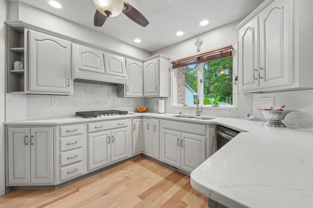 185 Amhurst Place, Valparaiso, IN 46385