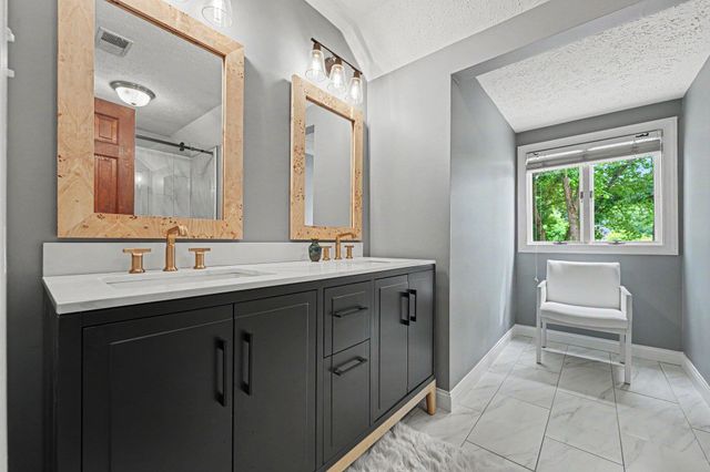 185 Amhurst Place, Valparaiso, IN 46385