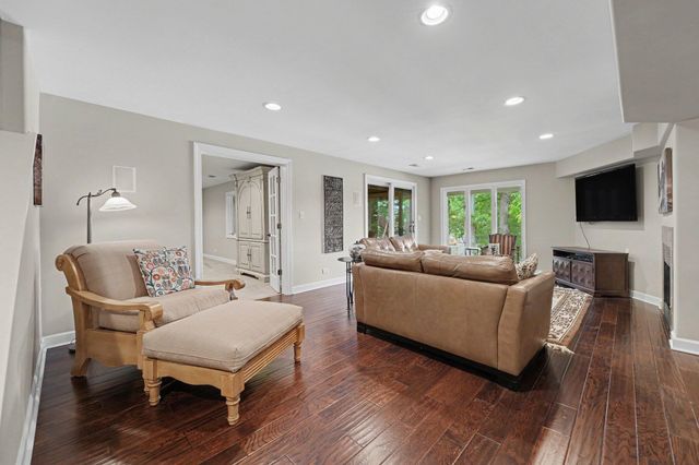 185 Amhurst Place, Valparaiso, IN 46385