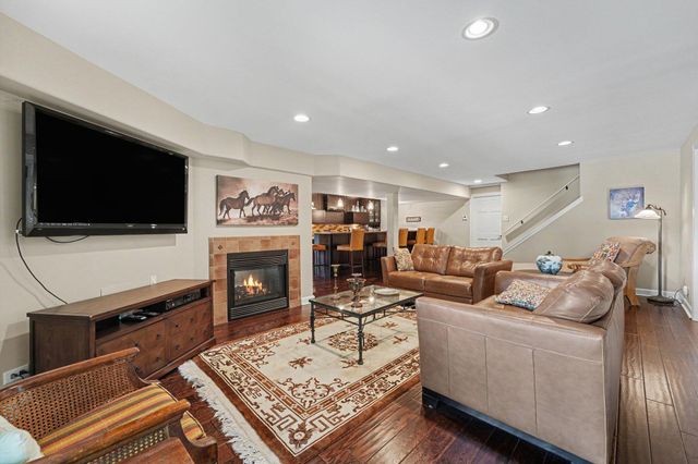 185 Amhurst Place, Valparaiso, IN 46385
