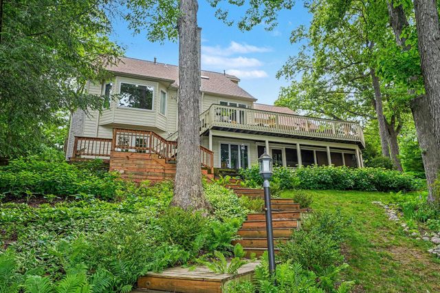 185 Amhurst Place, Valparaiso, IN 46385