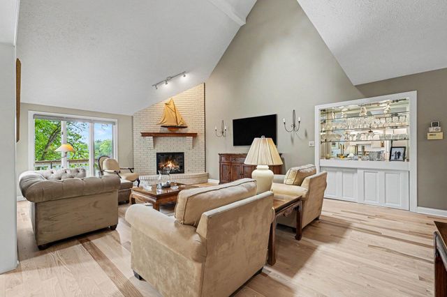 185 Amhurst Place, Valparaiso, IN 46385