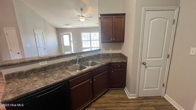 602 Parsley Drive, Hubert, NC 28539