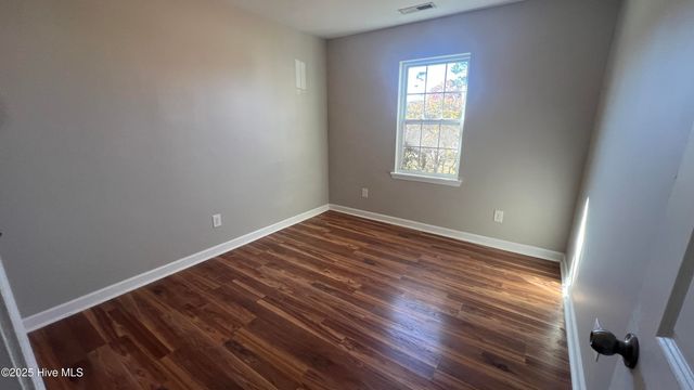 602 Parsley Drive, Hubert, NC 28539