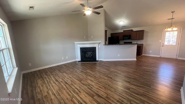 602 Parsley Drive, Hubert, NC 28539