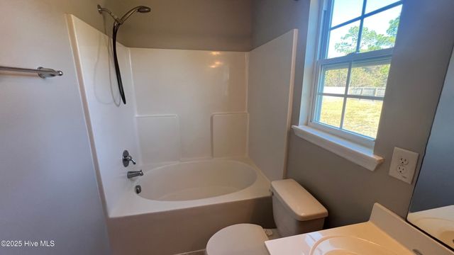 602 Parsley Drive, Hubert, NC 28539