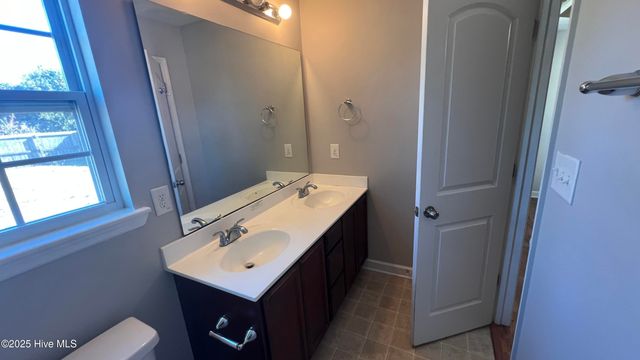 602 Parsley Drive, Hubert, NC 28539