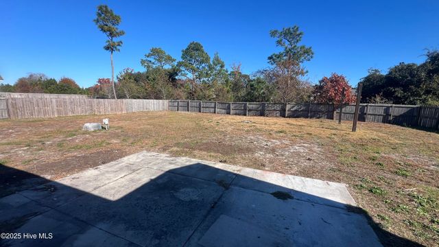 602 Parsley Drive, Hubert, NC 28539