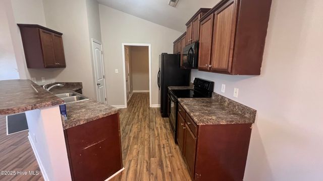 602 Parsley Drive, Hubert, NC 28539