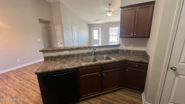 602 Parsley Drive, Hubert, NC 28539