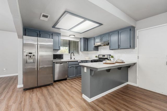 3099 Ezie Avenue, Clovis, CA 93611