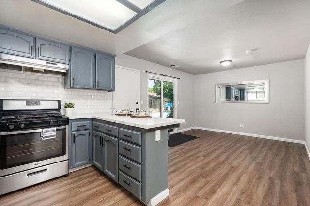 3099 Ezie Avenue, Clovis, CA 93611