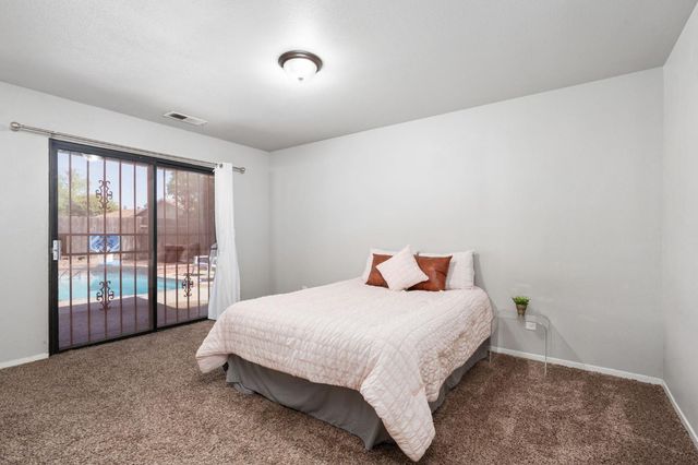 3099 Ezie Avenue, Clovis, CA 93611