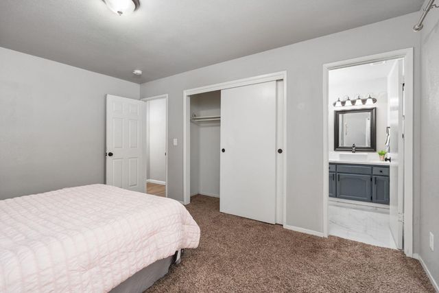 3099 Ezie Avenue, Clovis, CA 93611