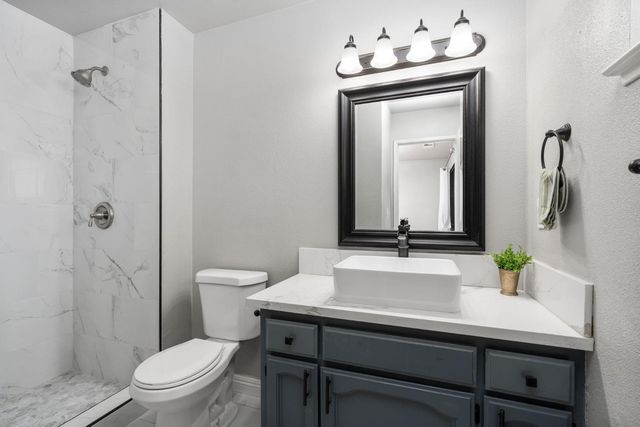 3099 Ezie Avenue, Clovis, CA 93611