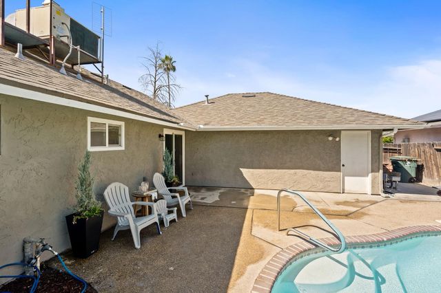 3099 Ezie Avenue, Clovis, CA 93611