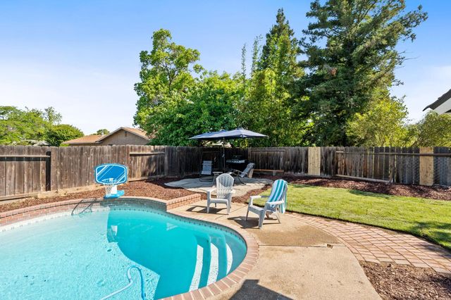 3099 Ezie Avenue, Clovis, CA 93611