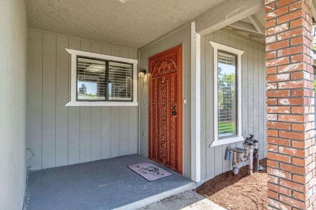 3099 Ezie Avenue, Clovis, CA 93611