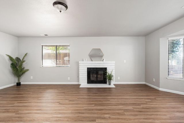 3099 Ezie Avenue, Clovis, CA 93611