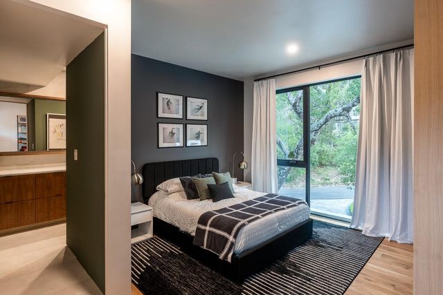 1001 Madrone RD, West Lake Hills, TX 78746