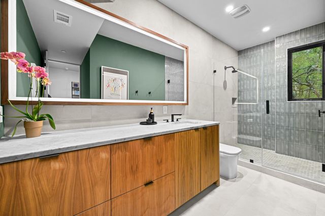 1001 Madrone RD, West Lake Hills, TX 78746