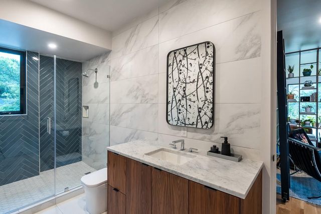 1001 Madrone RD, West Lake Hills, TX 78746