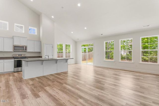 831 Royal Oak Lane, Mebane, NC 27302