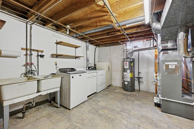 502 Larkspur Street, Ann Arbor, MI 48105