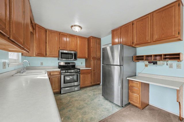 502 Larkspur Street, Ann Arbor, MI 48105