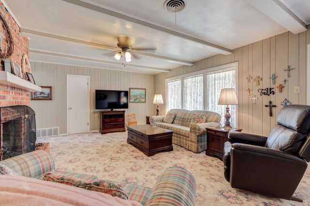 1901 Avenue R, Tahoka, TX 79373