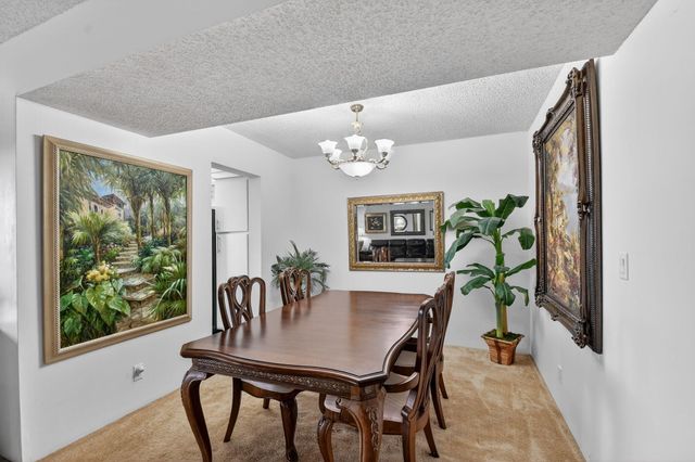 3524 Via Poinciana 303, Lake Worth, FL 33467