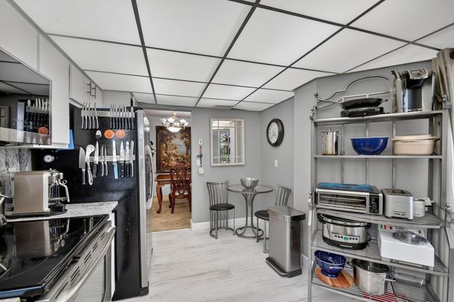 3524 Via Poinciana 303, Lake Worth, FL 33467