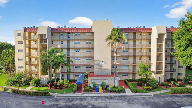 3524 Via Poinciana 303, Lake Worth, FL 33467