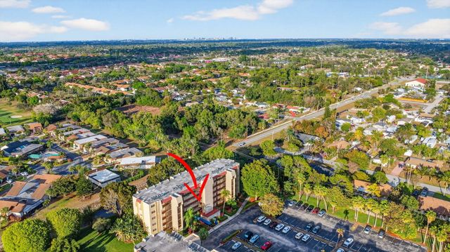 3524 Via Poinciana 303, Lake Worth, FL 33467