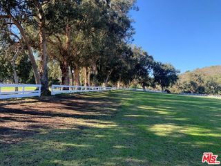 1058 Villa Grove Drive, Pacific Palisades (los Angeles), CA 90272