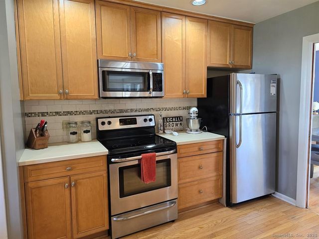 856 Shagbark Drive, Orange, CT 06477